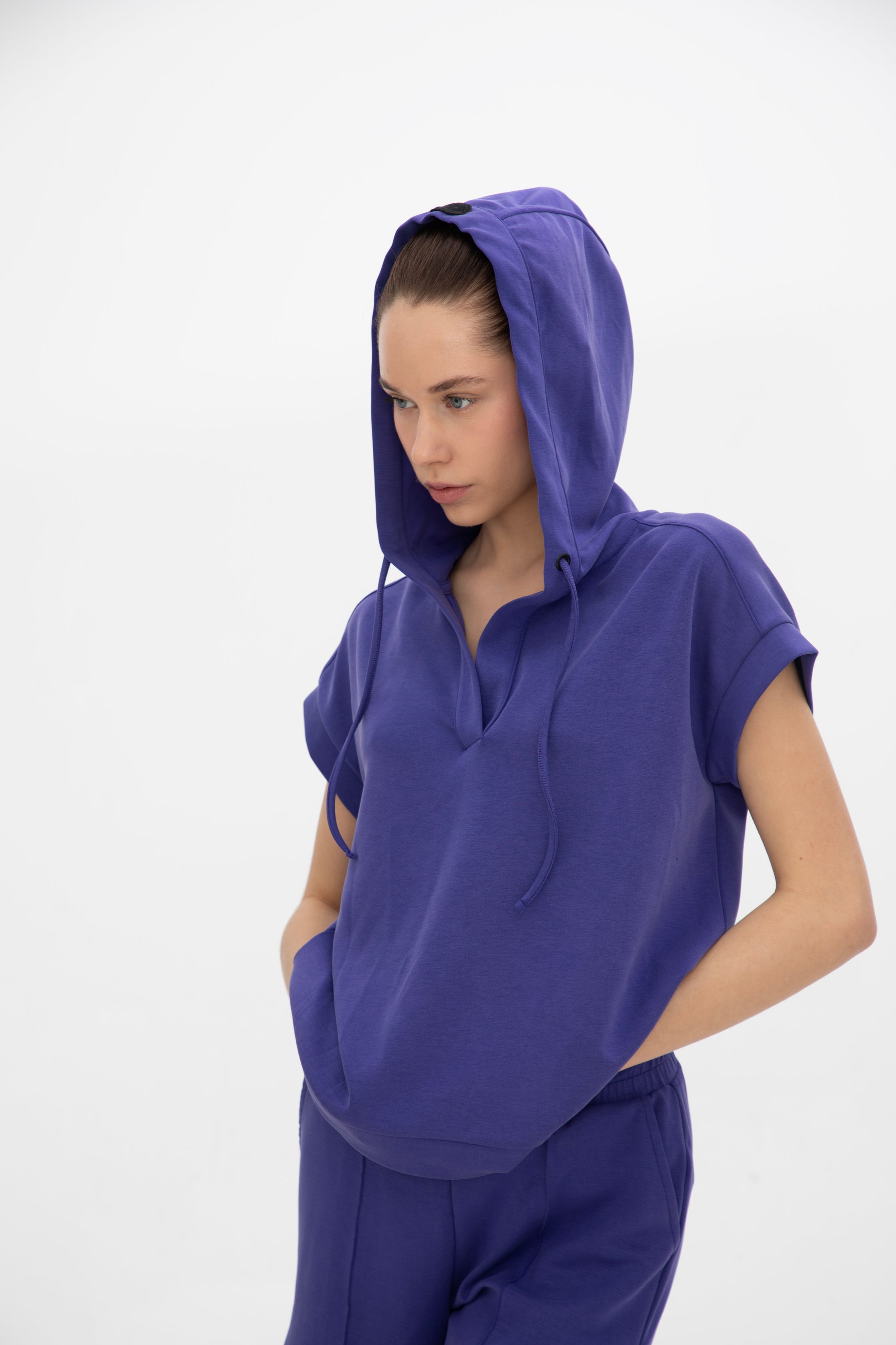 Peach Fuzz Effect Kapşonlu Yarım Kol Sweatshirt