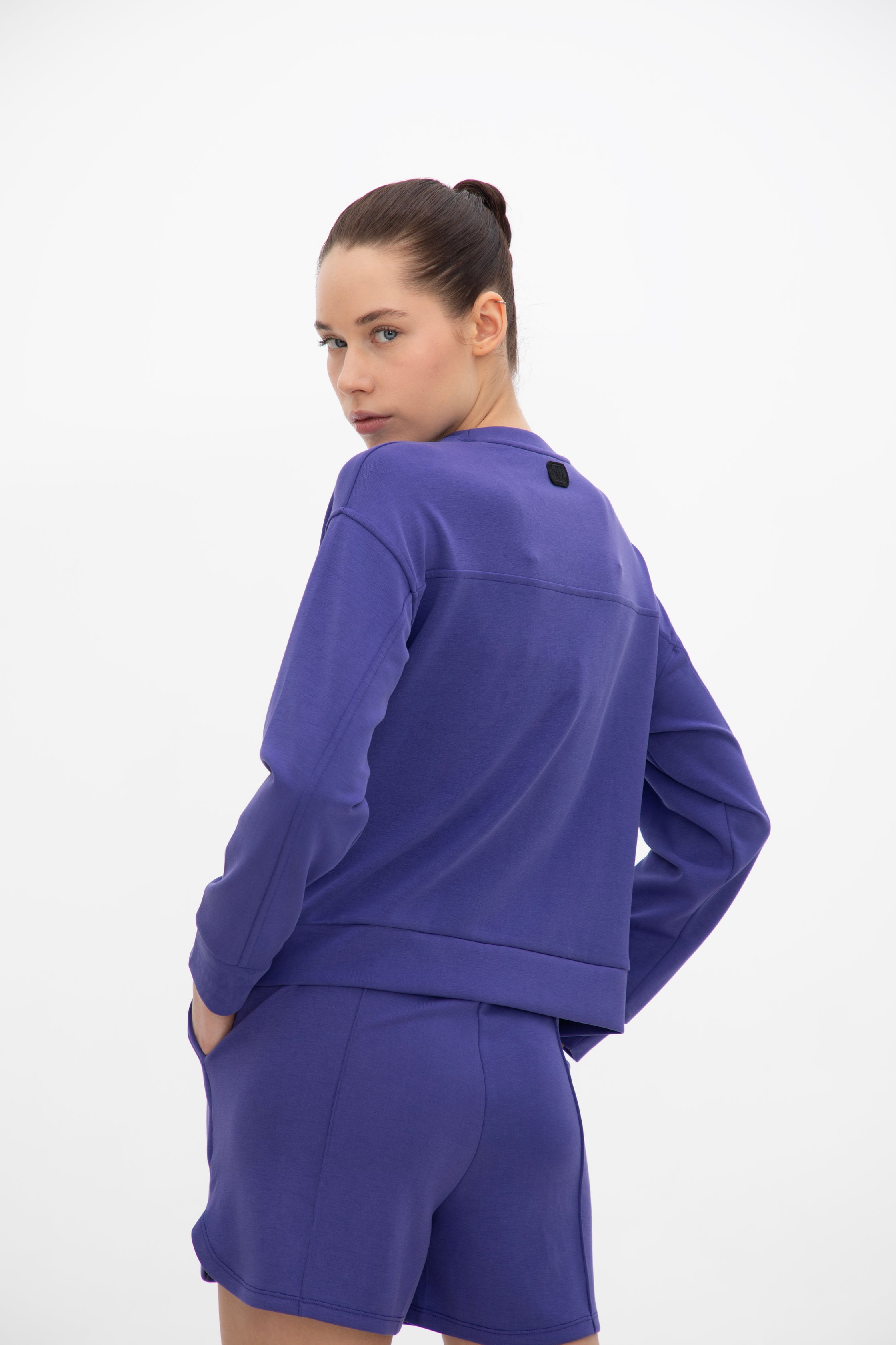 Peach Fuzz Effect Rahat Kesim Crop Sweatshirt